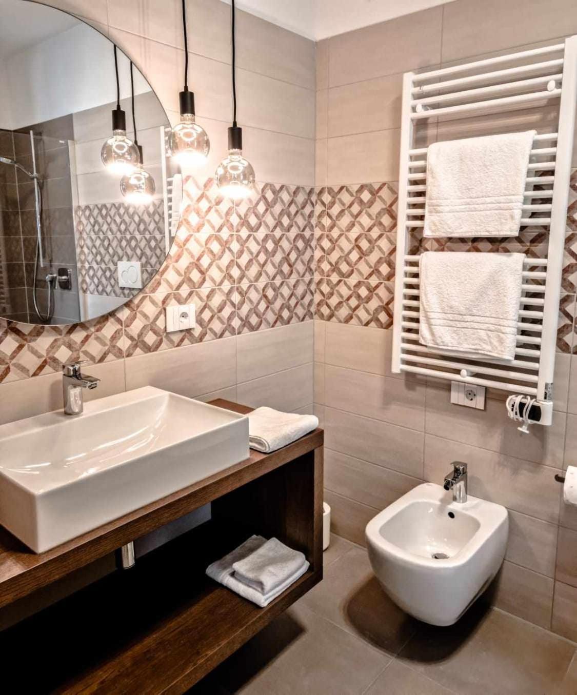 Pitla Cuna - Eco Relais *